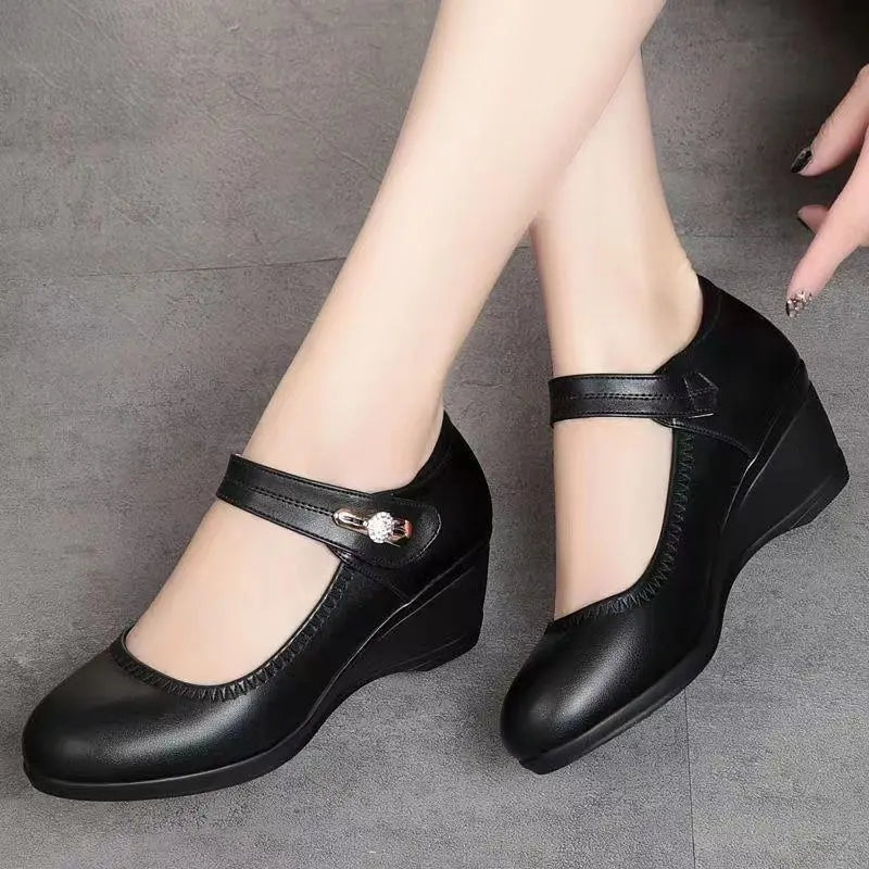 Elegant Mid-Heel Leather Shoes